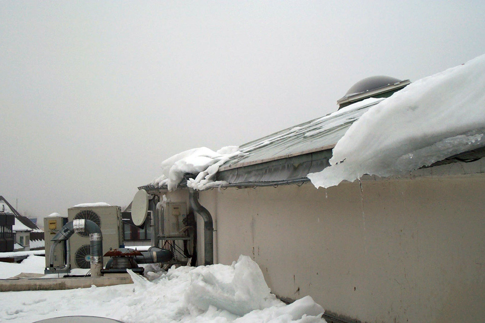 Winterschäden beseitigen von der Dachdeckerei Hertwich